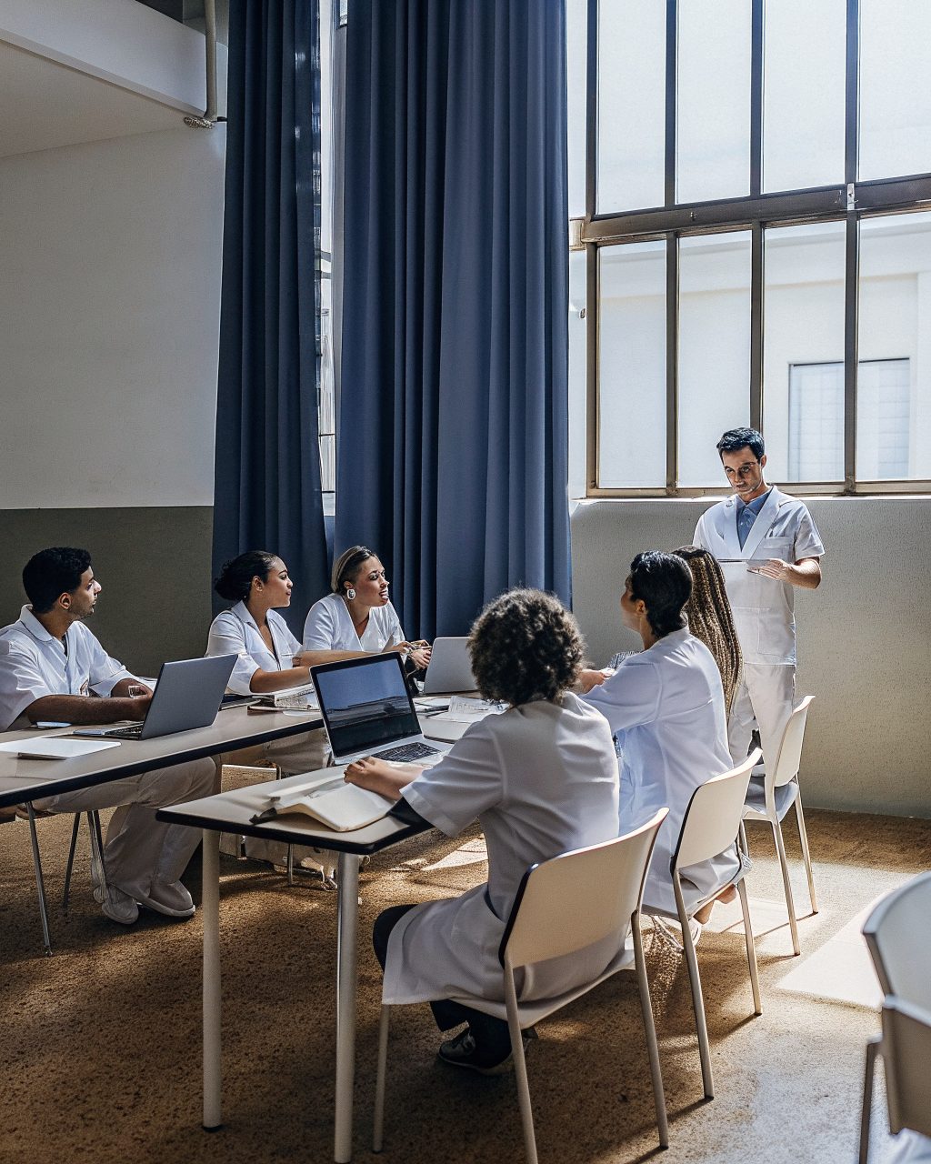 Intensive care professional in a training and education setting